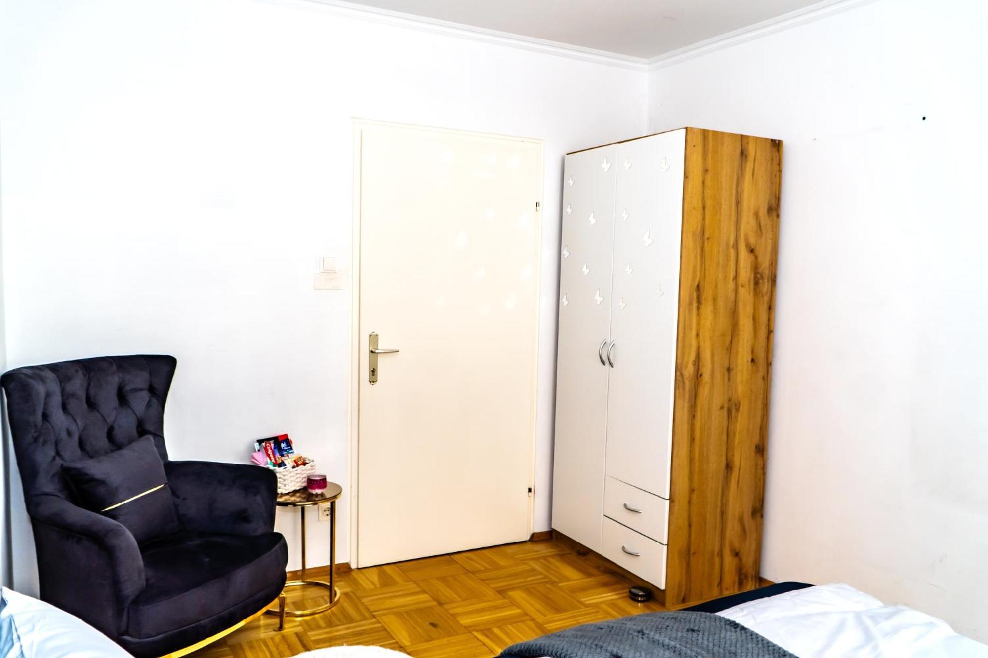 Spacious Rooms 5 Minutes To Wiener Stadthalle Viena Exterior foto