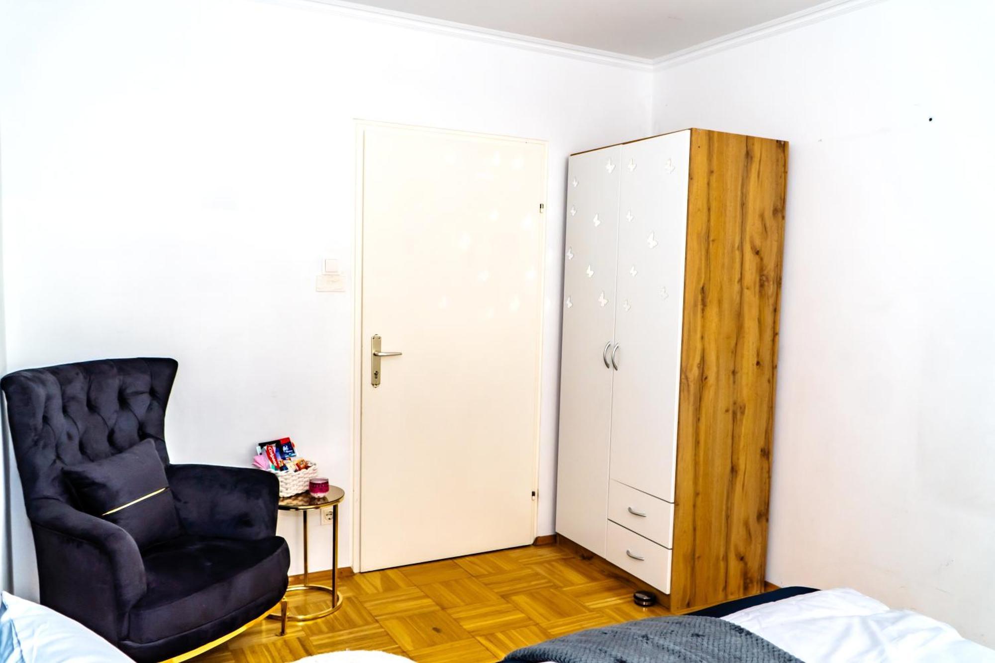 Spacious Rooms 5 Minutes To Wiener Stadthalle Viena Exterior foto